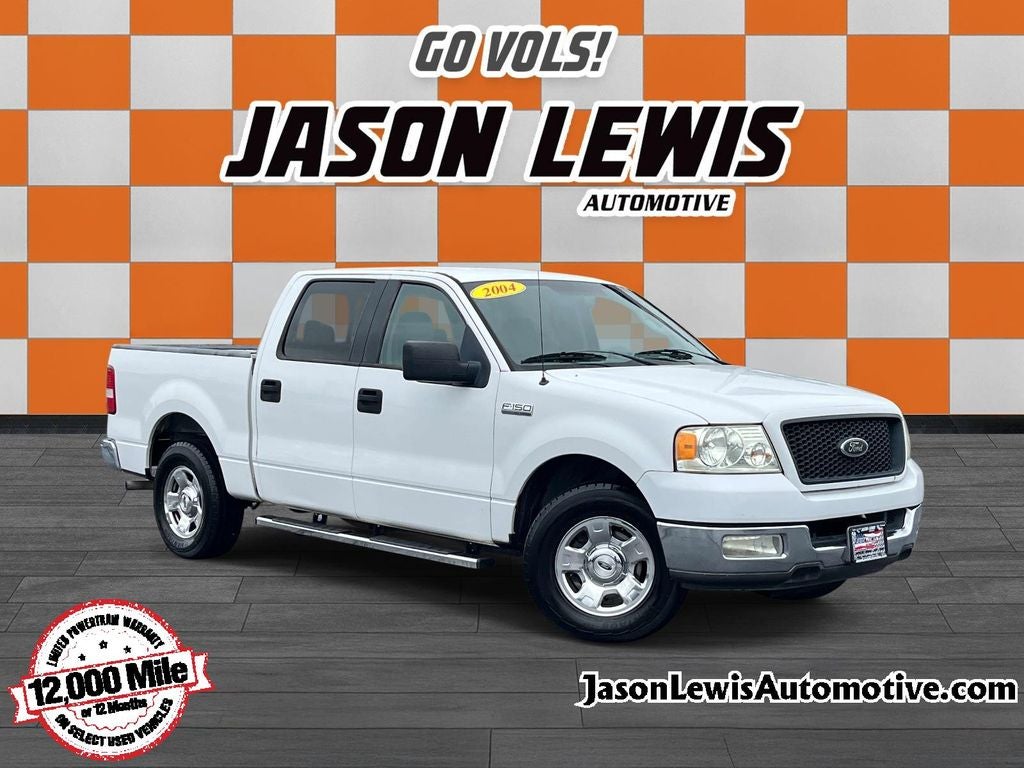 2004 Ford F-150 XLT in Oxford White Clearcoat — front three-quarter view