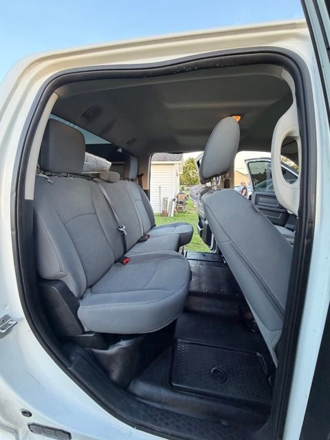 2015 RAM 2500 Tradesman in Bright White Clearcoat — front three-quarter view